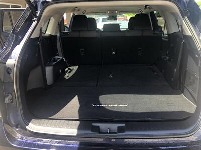2024 Toyota Highlander LE   - Photo 19 - Owatonna, MN 55060