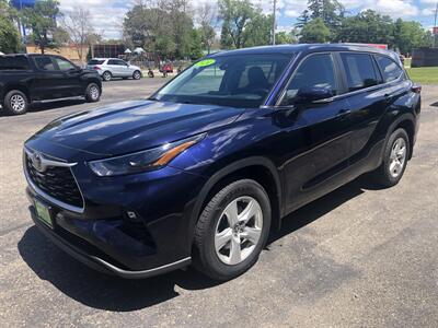 2024 Toyota Highlander LE   - Photo 5 - Owatonna, MN 55060