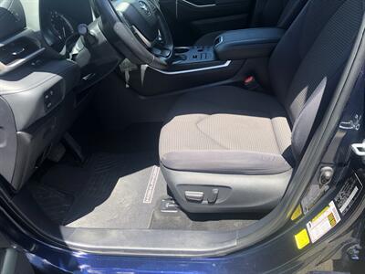 2024 Toyota Highlander LE   - Photo 13 - Owatonna, MN 55060