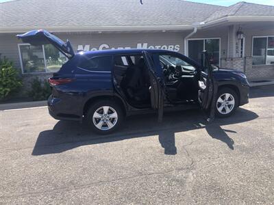 2024 Toyota Highlander LE   - Photo 27 - Owatonna, MN 55060