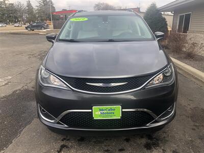 2019 Chrysler Pacifica Touring L   - Photo 2 - Owatonna, MN 55060