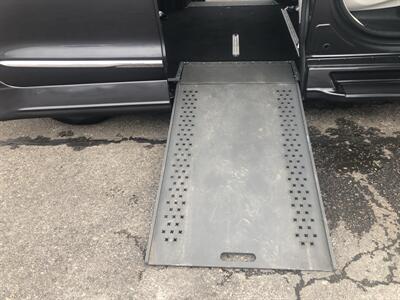 2019 Chrysler Pacifica Touring L   - Photo 22 - Owatonna, MN 55060