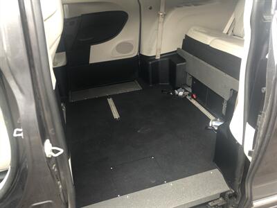 2019 Chrysler Pacifica Touring L   - Photo 15 - Owatonna, MN 55060