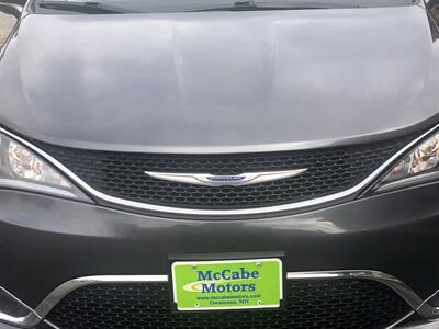 2019 Chrysler Pacifica Touring L   - Photo 3 - Owatonna, MN 55060