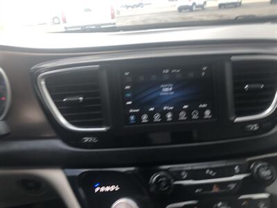 2019 Chrysler Pacifica Touring L   - Photo 40 - Owatonna, MN 55060
