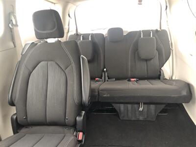 2022 Chrysler Voyager LX   - Photo 27 - Owatonna, MN 55060