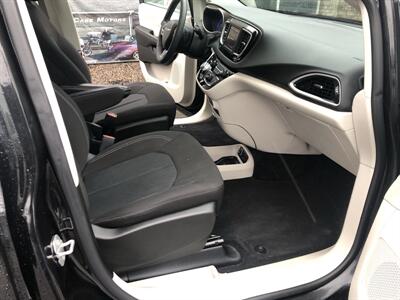 2022 Chrysler Voyager LX   - Photo 14 - Owatonna, MN 55060