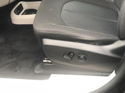 2022 Chrysler Voyager LX   - Photo 11 - Owatonna, MN 55060