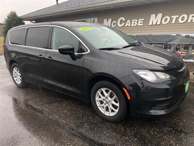 2022 Chrysler Voyager LX   - Photo 2 - Owatonna, MN 55060
