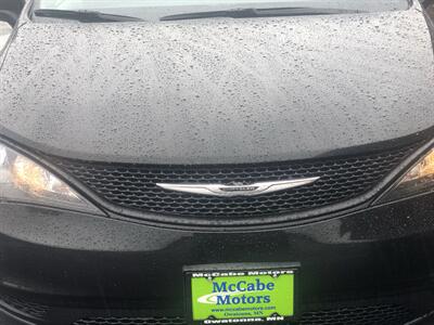 2022 Chrysler Voyager LX   - Photo 4 - Owatonna, MN 55060