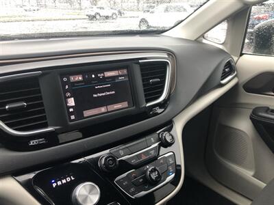 2022 Chrysler Voyager LX   - Photo 24 - Owatonna, MN 55060