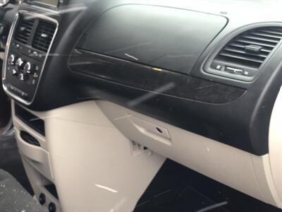 2019 Dodge Grand Caravan SE Plus   - Photo 17 - Owatonna, MN 55060