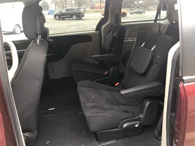 2019 Dodge Grand Caravan SE Plus   - Photo 10 - Owatonna, MN 55060