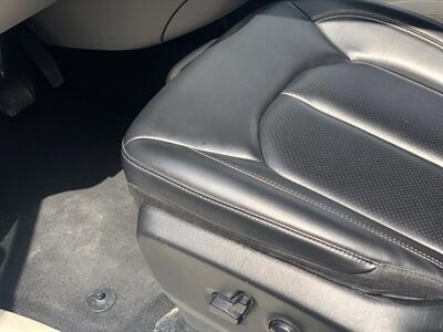 2023 Chrysler Pacifica Touring L   - Photo 15 - Owatonna, MN 55060