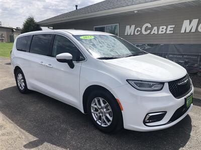 2023 Chrysler Pacifica Touring L   - Photo 2 - Owatonna, MN 55060
