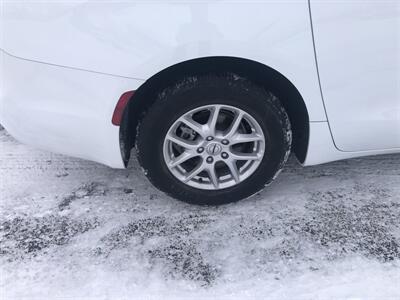 2023 Chrysler Pacifica Touring L   - Photo 10 - Owatonna, MN 55060