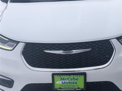 2023 Chrysler Pacifica Touring L   - Photo 7 - Owatonna, MN 55060