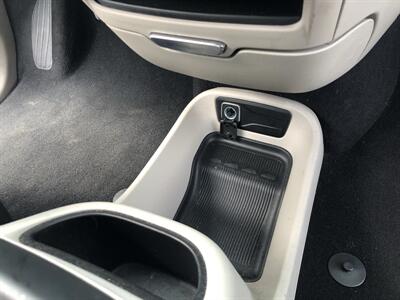 2023 Chrysler Pacifica Touring L   - Photo 21 - Owatonna, MN 55060