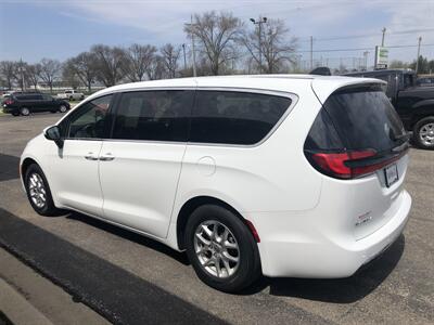2023 Chrysler Pacifica Touring L   - Photo 6 - Owatonna, MN 55060