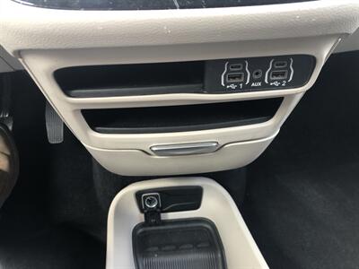 2023 Chrysler Pacifica Touring L   - Photo 23 - Owatonna, MN 55060