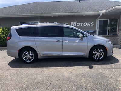 2018 Chrysler Pacifica Limited   - Photo 1 - Owatonna, MN 55060