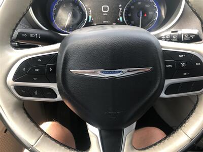 2018 Chrysler Pacifica Limited   - Photo 41 - Owatonna, MN 55060