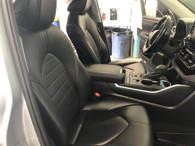2020 Toyota Highlander XLE   - Photo 36 - Owatonna, MN 55060