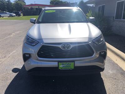 2020 Toyota Highlander XLE   - Photo 3 - Owatonna, MN 55060