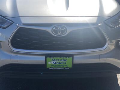 2020 Toyota Highlander XLE   - Photo 4 - Owatonna, MN 55060