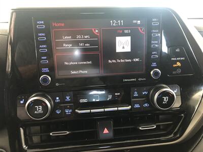 2020 Toyota Highlander XLE   - Photo 35 - Owatonna, MN 55060