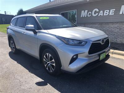 2020 Toyota Highlander XLE   - Photo 2 - Owatonna, MN 55060