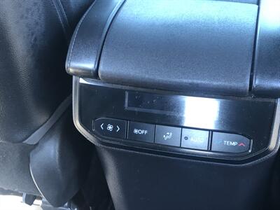 2020 Toyota Highlander XLE   - Photo 21 - Owatonna, MN 55060