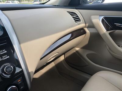 2013 Nissan Altima 2.5 SL   - Photo 38 - Owatonna, MN 55060