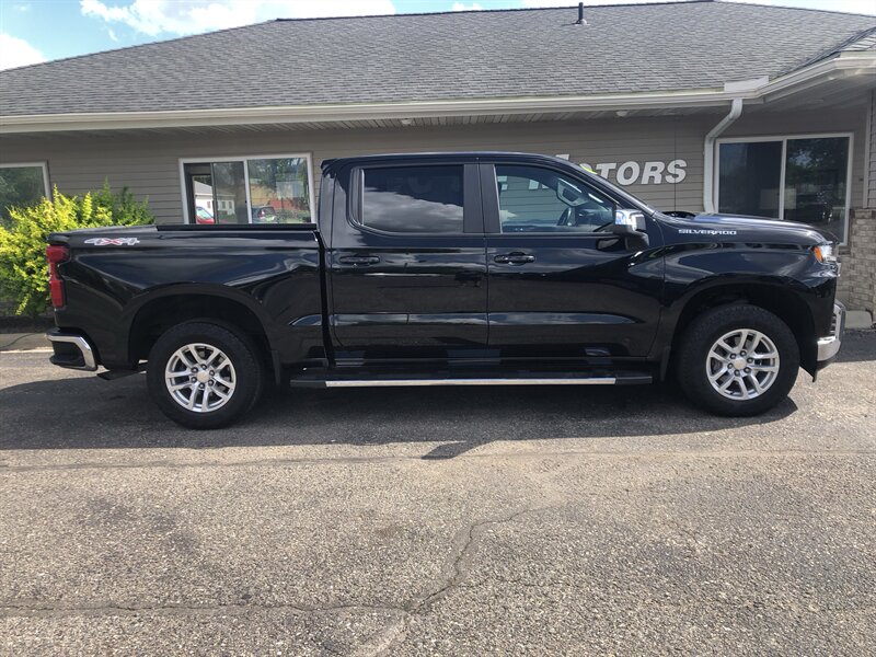 2021 Chevrolet Silverado 1500 LT 4X4 Crew Cab Short Box's photo