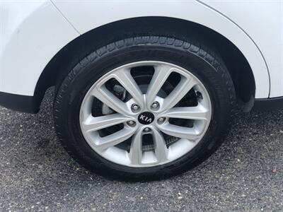 2017 Kia Soul +   - Photo 12 - Owatonna, MN 55060