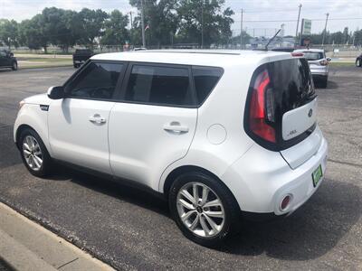 2017 Kia Soul +   - Photo 6 - Owatonna, MN 55060