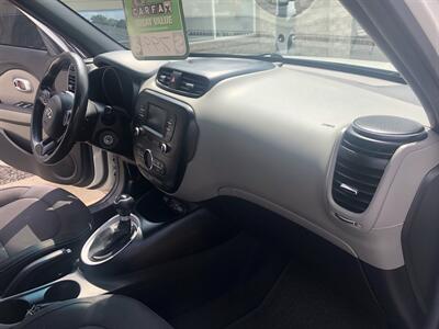 2017 Kia Soul +   - Photo 27 - Owatonna, MN 55060