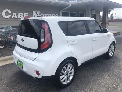 2017 Kia Soul +   - Photo 10 - Owatonna, MN 55060