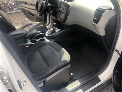 2017 Kia Soul +   - Photo 21 - Owatonna, MN 55060