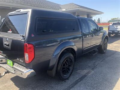 2015 Nissan Frontier SV V6   - Photo 9 - Owatonna, MN 55060