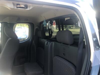 2015 Nissan Frontier SV V6   - Photo 19 - Owatonna, MN 55060