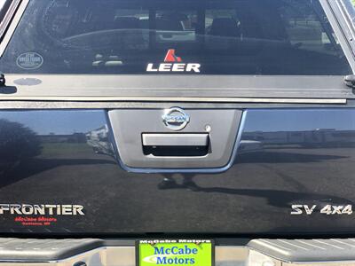 2015 Nissan Frontier SV V6   - Photo 8 - Owatonna, MN 55060