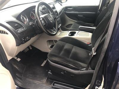 2016 Dodge Grand Caravan SXT   - Photo 10 - Owatonna, MN 55060