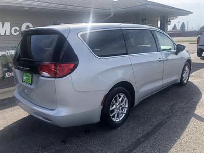 2024 Chrysler Voyager LX   - Photo 9 - Owatonna, MN 55060