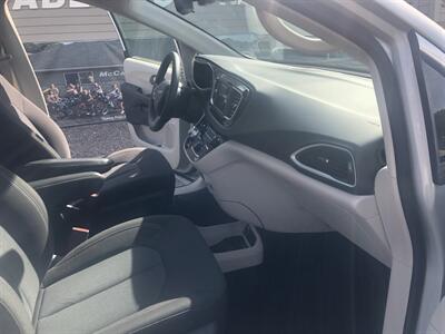 2024 Chrysler Voyager LX   - Photo 23 - Owatonna, MN 55060