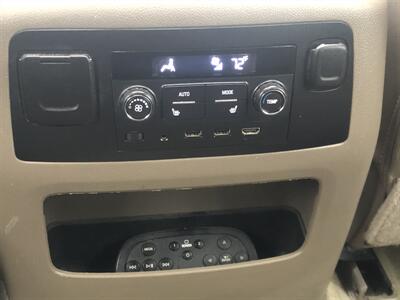 2017 Chevrolet Suburban Premier   - Photo 40 - Owatonna, MN 55060