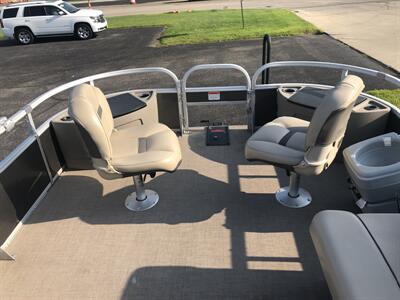 2020 SUN TRACKER FISHING PONTOON 24FT   - Photo 10 - Owatonna, MN 55060