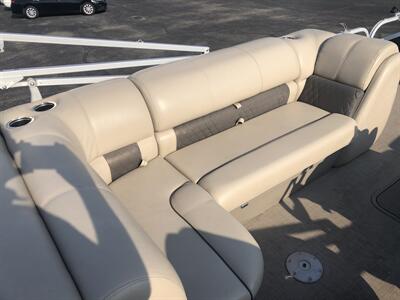 2020 SUN TRACKER FISHING PONTOON 24FT   - Photo 12 - Owatonna, MN 55060