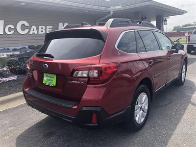 2018 Subaru Outback 2.5i Premium   - Photo 8 - Owatonna, MN 55060