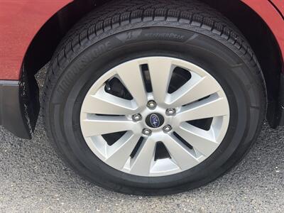2018 Subaru Outback 2.5i Premium   - Photo 10 - Owatonna, MN 55060